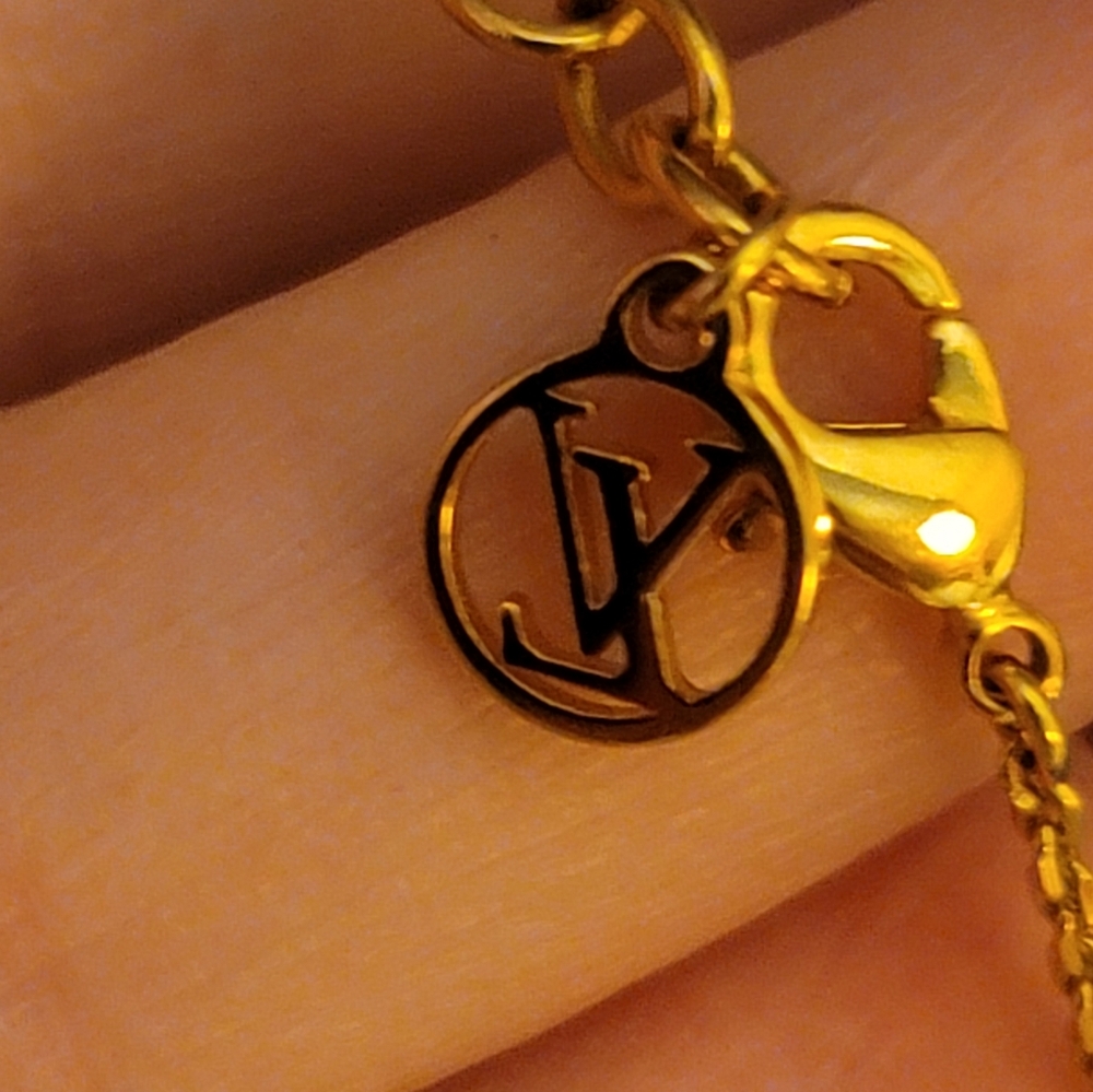 Louis Vuitton Petit Louis Bracelet Never Worn Yellow, Gold plated/ Never Worn - Picture 7 of 7